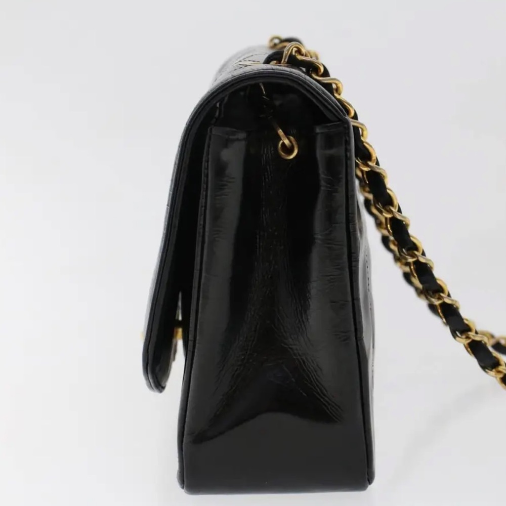 CHANEL DIANA Single Flap Quilted Patent Leather Bag - Picture 6 of 15